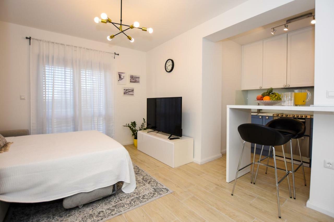 Apartments Villa Laura Паг Экстерьер фото